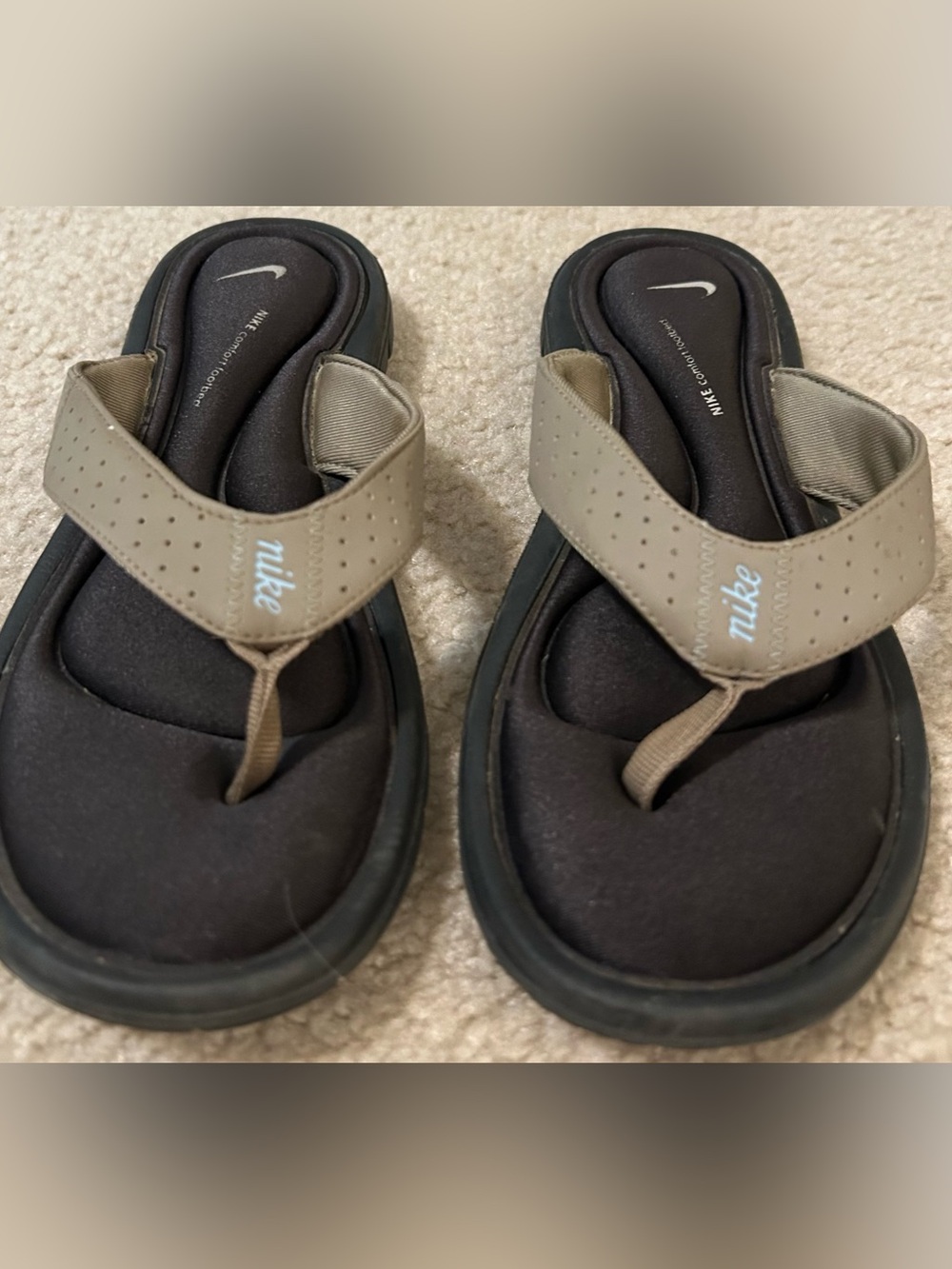 Nike Women’s Comfort Footbed Flip-Flop Sandal  Beige & Black 8 EUC
